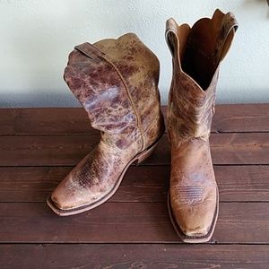 Justin Boots. NWOT